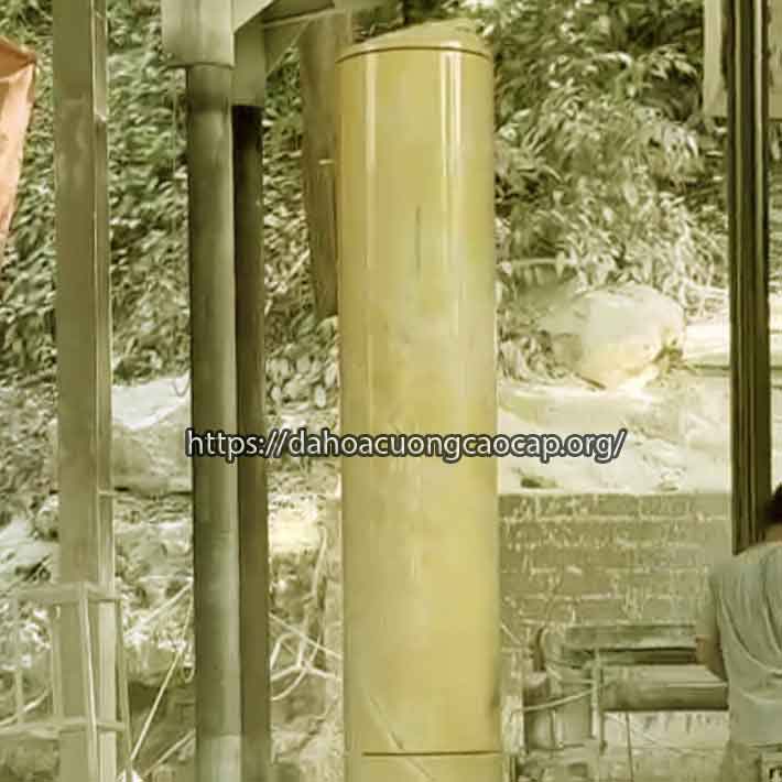 đá hoa cương cột tròn