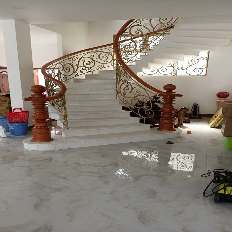 Tuy nhiên mẫu đá tự nhiên, dùng loại này cho hạng mục đá hoa cương cầu thang cũng có một số hạn chế mẫu đá granite con tiện chẳng hạn như độ dày của nó có thể làm cho việc cắt và thi công khó khăn hơn so với các loại đá khác với đá granite. Bên cạnh đó mẫu đá granite con tiện việc chế tác đá granite cũng đòi hỏi kỹ thuật cao và đội ngũ thợ có kinh nghiệm để đảm bảo chất lượng và độ hoàn thiện của sản phẩm cuối cùng với đá granite.